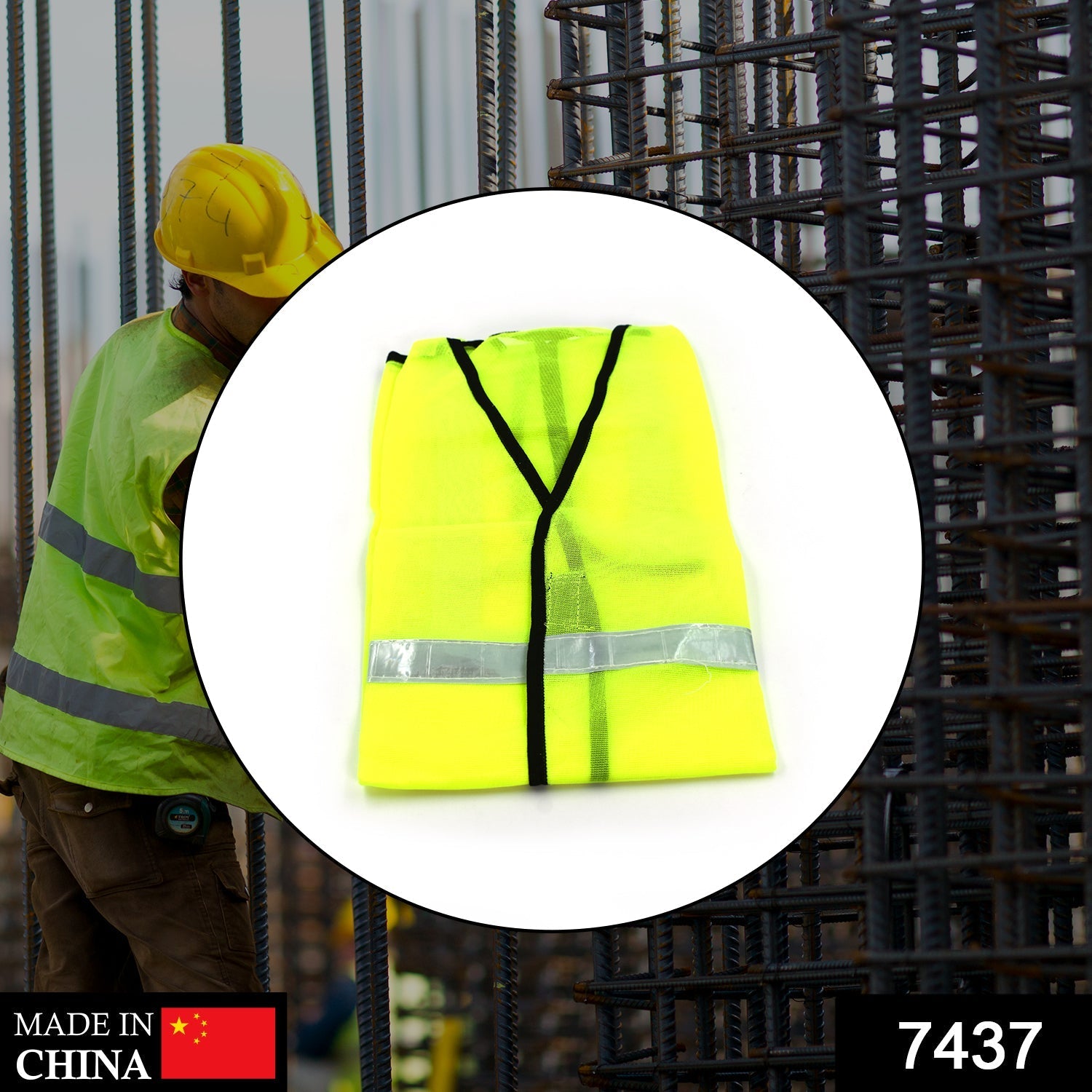 7437 Green Safety Jacket For Having protection against accidents usually in construction area's. 