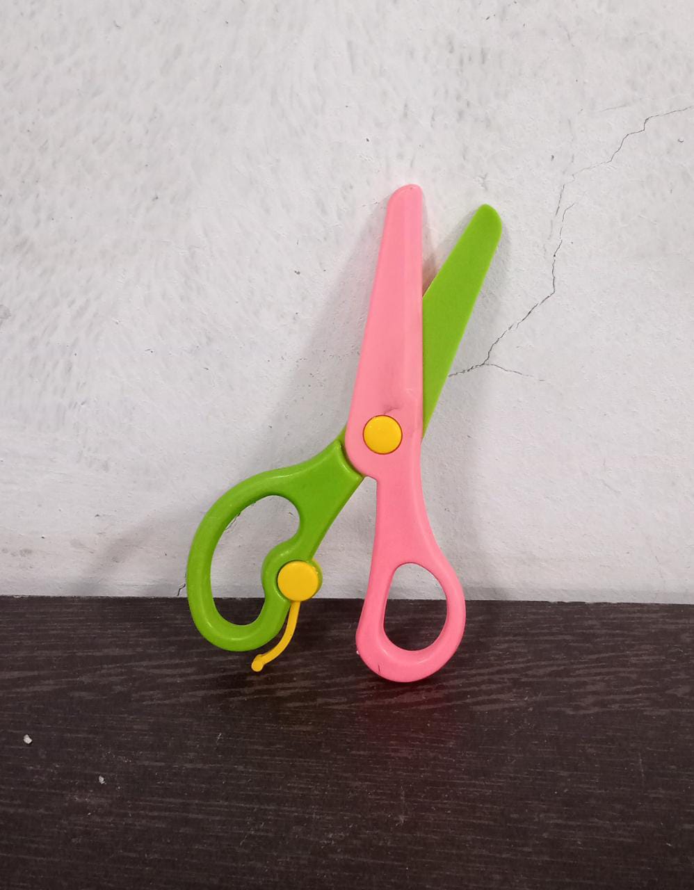 1502 Plastic Safety Scissor, Pre-School Training Scissors.